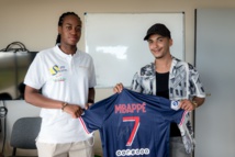 <center>15ème Anniversaire - 23 juin 2021 : Jour 4<br> Les marmailles de 1000 Sourires fêtent les 15 ans à Hélilagon avec Marie Katoto, Fabrice Abriel, Mickaël Pouvin et Missty ! <center>15ème Anniversaire - 23 juin 2021 : Jour 4<br> Les marmailles de 1000 Sourires fêtent les 15 ans à Hélilagon avec Marie Katoto, Fabrice Abriel, Mickaël Pouvin et Missty !