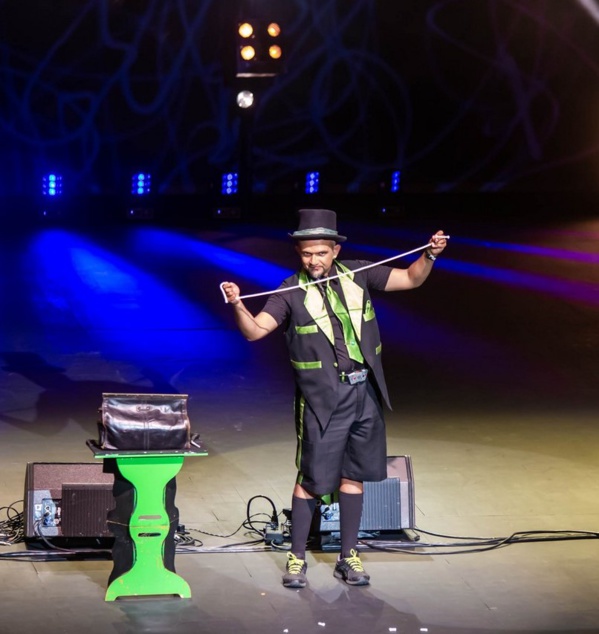 <center>Les artistes péi font la fête au Téat Champ Fleuri, le samedi 10 juillet 2021
