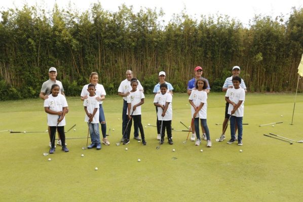 <center>Ça swingue avec Médérice au Golf du Bassin Bleu <br>avec 1000 Sourires ! <center>Ça swingue avec Médérice au Golf du Bassin Bleu <br>avec 1000 Sourires !
