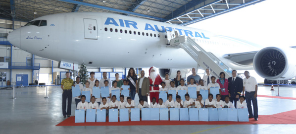 Un Noël magique à Air Austral pour les marmailles de Barrage Un Noël magique à Air Austral pour les marmailles de Barrage