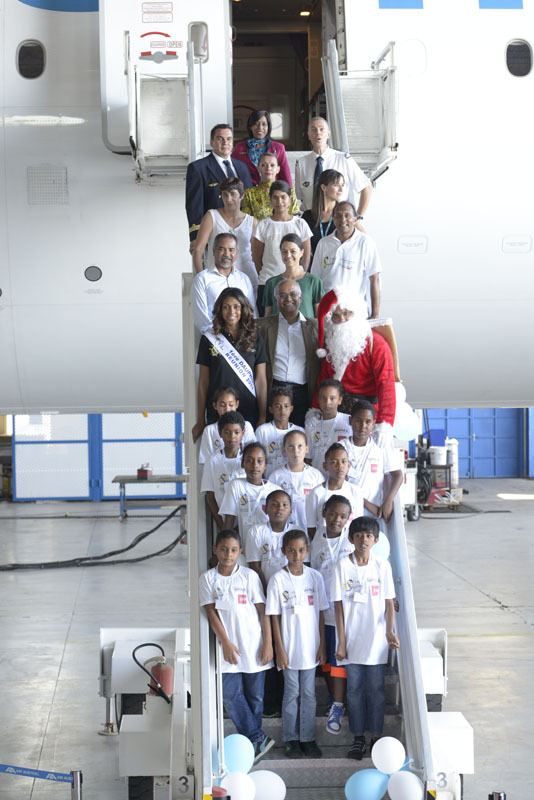 Un Noël magique à Air Austral pour les marmailles de Barrage