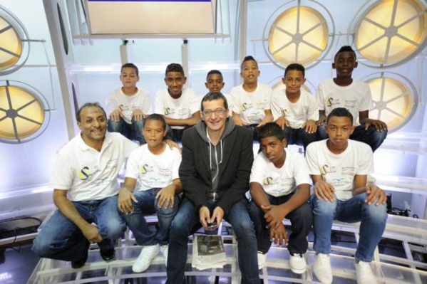 <center>Les petits Saint-Paulois invités <br>à l'émission Télé foot