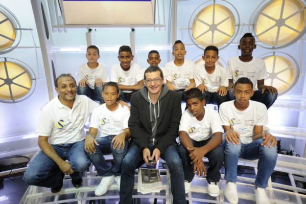 <center>Les petits Saint-Paulois invités <br>à l'émission Télé foot <center>Les petits Saint-Paulois invités <br>à l'émission Télé foot