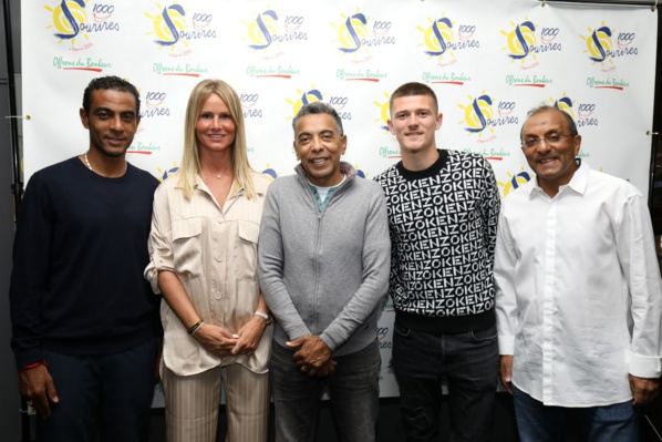 <CENTER>1000 Sourires fête son 16ème anniversaire avec Amandine Henry (OL),  Quentin Merlin (FC Nantes) et Fabrice Abriel (entraineur FC Fleury 91) <CENTER>1000 Sourires fête son 16ème anniversaire avec Amandine Henry (OL),  Quentin Merlin (FC Nantes) et Fabrice Abriel (entraineur FC Fleury 91)
