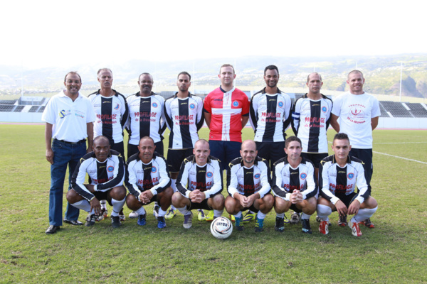 <center>Les partenaires de 1000 Sourires <br> mouillent le maillot <center>Les partenaires de 1000 Sourires <br> mouillent le maillot