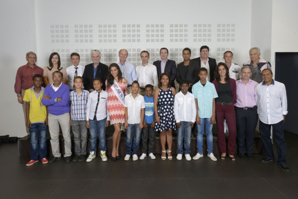 <center>Partenaires et Parrains,<br> fiers de soutenir 1000 Sourires <center>Partenaires et Parrains,<br> fiers de soutenir 1000 Sourires