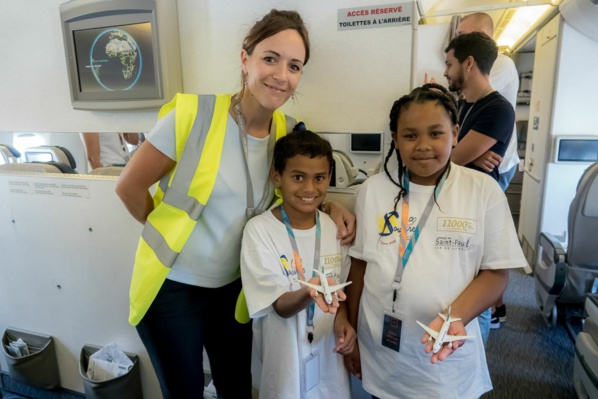 <center>Voyage au coeur de l’Aéroport Roland Garros <br>pour les marmailles de 1000 Sourires
