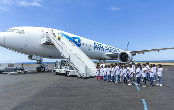 <center>Voyage au coeur de l’Aéroport Roland Garros <br>pour les marmailles de 1000 Sourires