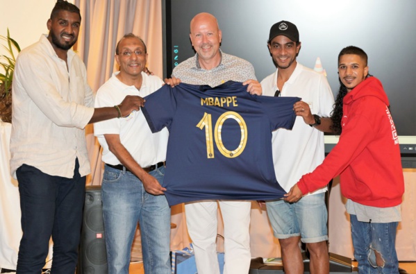 <center>Un Noël 5 étoiles au Palm Hôtel & Spa <br>pour les marmailles de 1000 Sourires