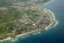 <center>Les marmailles de 1000 Sourires <br>survolent Saint-Paul avec Hélilagon
