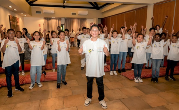  <center>1000 Sourires fête le parrainage de <br>son 12000e enfant au Palm Hôtel et Spa *****