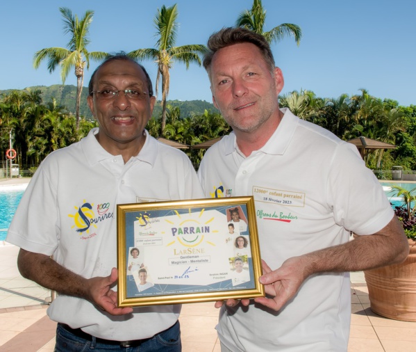 jt<center>Une matinée de rêve pour les marmailles de <br>1000 Sourires à l'Hôtel Mercure Créolia <br>en compagnie du magicien Larsène