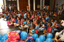 Noël de Rêve pour les marmailles de 1000 Sourires avec le Père Noël Bleu XL Airways Noël de Rêve pour les marmailles de 1000 Sourires avec le Père Noël Bleu XL Airways