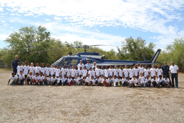 Un Noël citoyen avec la Gendarmerie pour les marmailles de 1000 Sourires Un Noël citoyen avec la Gendarmerie pour les marmailles de 1000 Sourires