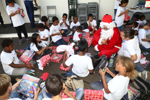 Un Noël citoyen avec la Gendarmerie pour les  marmailles de 1000 Sourires 