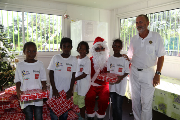 Un Noël citoyen avec la Gendarmerie pour les  marmailles de 1000 Sourires 