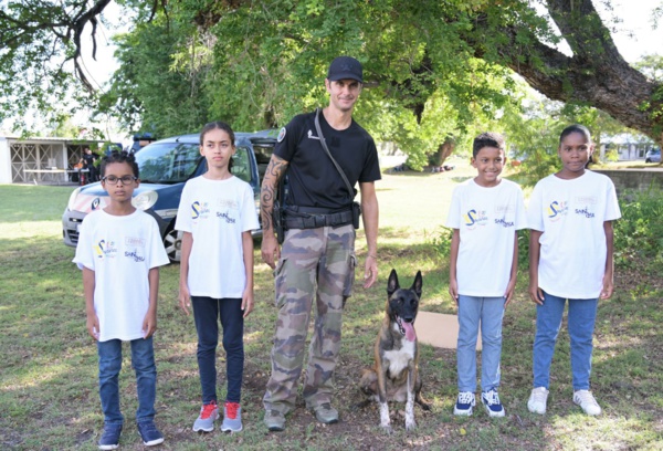 <center>Des ateliers de sensibilisation aux valeurs <br>citoyennes avec les gendarmes pour <br>les marmailles de 1000 Sourires