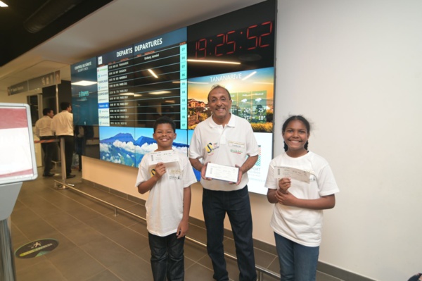 <center>Le grand départ avec la Compagnie Air Austral : <br>mercredi 30 novembre 2022 pour Sara et Yuri - Aéroport Roland Garros <center>Le grand départ avec la Compagnie Air Austral : <br>mercredi 30 novembre 2022 pour Sara et Yuri - Aéroport Roland Garros