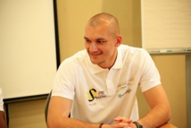 <center>12ème opération « Foot en VIM » : Kadidiatou Diani, Fabrice Abriel et Ludovic Ajorque à La Réunion pour l’Association 1000 Sourires <center>12ème opération « Foot en VIM » : Kadidiatou Diani, Fabrice Abriel et Ludovic Ajorque à La Réunion pour l’Association 1000 Sourires