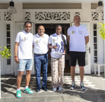<center>12ème opération « Foot en VIM » : Kadidiatou Diani, Fabrice Abriel et Ludovic Ajorque à La Réunion pour l’Association 1000 Sourires <center>12ème opération « Foot en VIM » : Kadidiatou Diani, Fabrice Abriel et Ludovic Ajorque à La Réunion pour l’Association 1000 Sourires