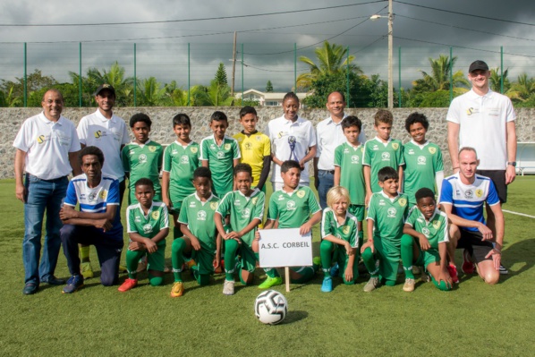 <center> 12ème édition « "Foot en VIM " de 1000 Sourires : Kadidiatou Diani, Ludovic Ajorque et Fabrice Abriel font rêver les petits footballeurs <br>en herbe de 1000 Sourires