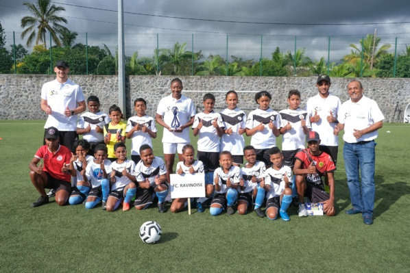 <center> 12ème édition « "Foot en VIM " de 1000 Sourires : Kadidiatou Diani, Ludovic Ajorque et Fabrice Abriel font rêver les petits footballeurs <br>en herbe de 1000 Sourires