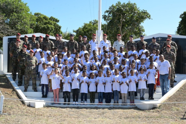 <center>Une journée commando avec les militaires <br>du 2e RPIMa pour les marmailles de 1000 Sourires <center>Une journée commando avec les militaires <br>du 2e RPIMa pour les marmailles de 1000 Sourires