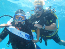 <center>Baptême de plongée inoubliable avec Miss Réunion<br> pour des marmailles porteurs d’hémophilie <center>Baptême de plongée inoubliable avec Miss Réunion<br> pour des marmailles porteurs d’hémophilie