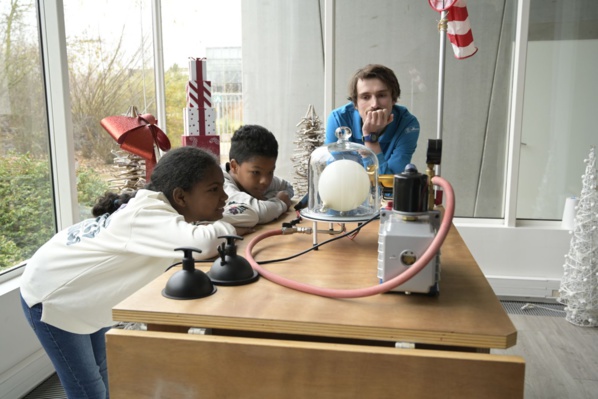 <center>L’Incroyable Noël » de Sara et de Yuri ... à Strasbourg / sciences et découverte <center>L’Incroyable Noël » de Sara et de Yuri ... à Strasbourg / sciences et découverte