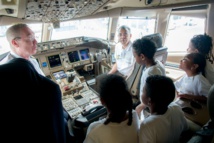 <center>300ème opération de l’Association 1000 Sourires :  <br>les marmailles découvrent les coulisses <br> de la Préfecture et d’un Boeing 777 d’Air Austral