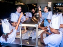 <center>Une journée 5 étoiles au Palm Hôtel <br>pour les marmailles  de 1000 Sourires avec <br>un MOF et un pâtissier-chocolatier du Bristol
