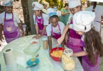 <center>Ateliers découverte du patrimoine créole et plantation d’un arbre endémique pour les marmailles de 1000 Sourires au CLAC du Brulé <center>Ateliers découverte du patrimoine créole et plantation d’un arbre endémique pour les marmailles de 1000 Sourires au CLAC du Brulé