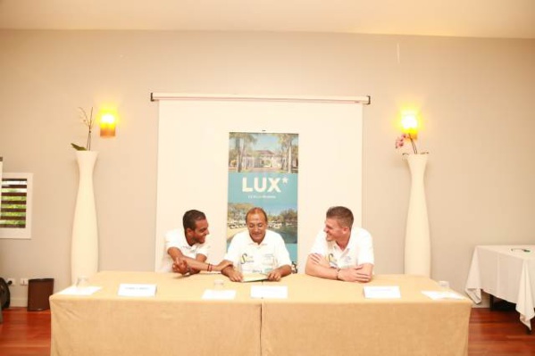 <center>Nicolas Douchez, le cadeau de 1000 Sourires à la Réunion <center>Nicolas Douchez, le cadeau de 1000 Sourires à la Réunion