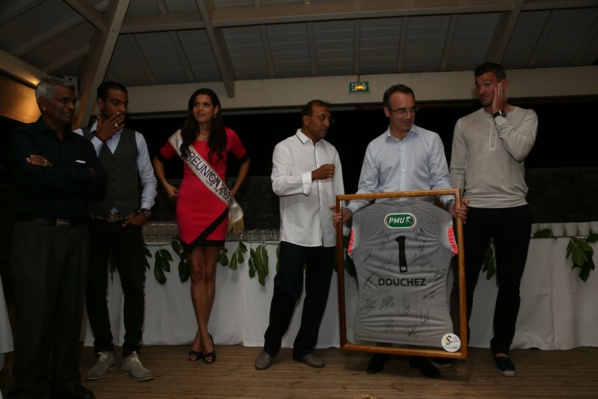 <center>Nicolas Douchez et les partenaires particuliers ... <center>Nicolas Douchez et les partenaires particuliers ...