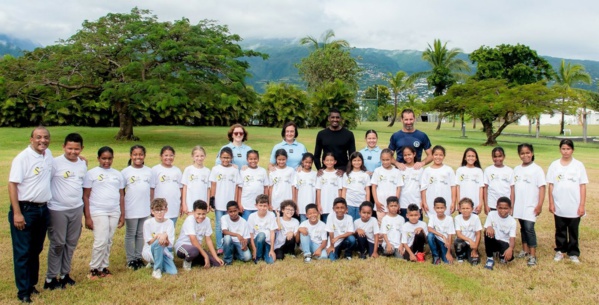 <center>Une belle aventure citoyenne avec la Gendarmerie de la Réunion et des surprises <br>pour les marmailles de 1000 Sourires