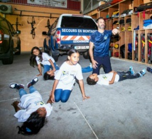 <center>Une belle aventure citoyenne avec la Gendarmerie de la Réunion et des surprises <br>pour les marmailles de 1000 Sourires