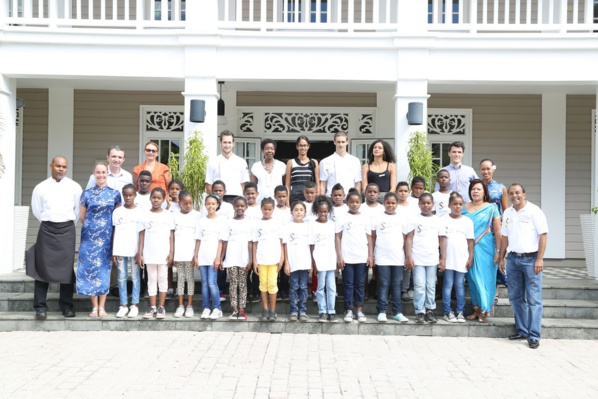 <center> Les p'tits chefs  de 1000 Sourires<br>  découvrent le Lux* Ile de la Réunion