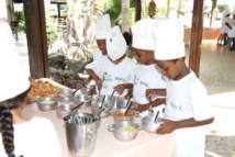 <center> Les p'tits chefs  de 1000 Sourires<br>  découvrent le Lux* Ile de la Réunion