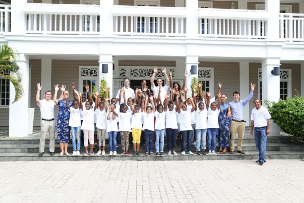 <center> Les p'tits chefs  de 1000 Sourires<br>  découvrent le Lux* Ile de la Réunion
