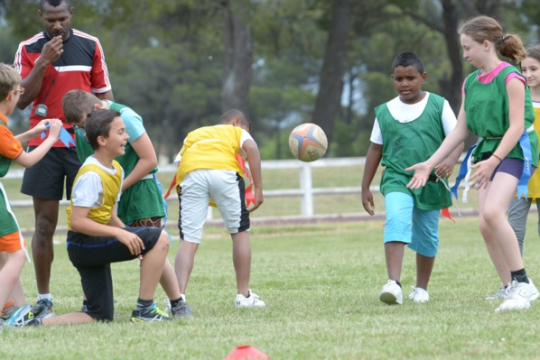 <center> Mardi 19 mai 2015 : Dans le Salon privé de la Base 701 <center> Mardi 19 mai 2015 : Dans le Salon privé de la Base 701