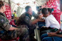 <center>90 ans de l’Armée de l’Air et de l’Espace : <br>un baptême de l’air en CASA pour <br>les marmailles de 1000 Sourires avec un ex-pilote de la Patrouille de France  <center>90 ans de l’Armée de l’Air et de l’Espace : <br>un baptême de l’air en CASA pour <br>les marmailles de 1000 Sourires avec un ex-pilote de la Patrouille de France