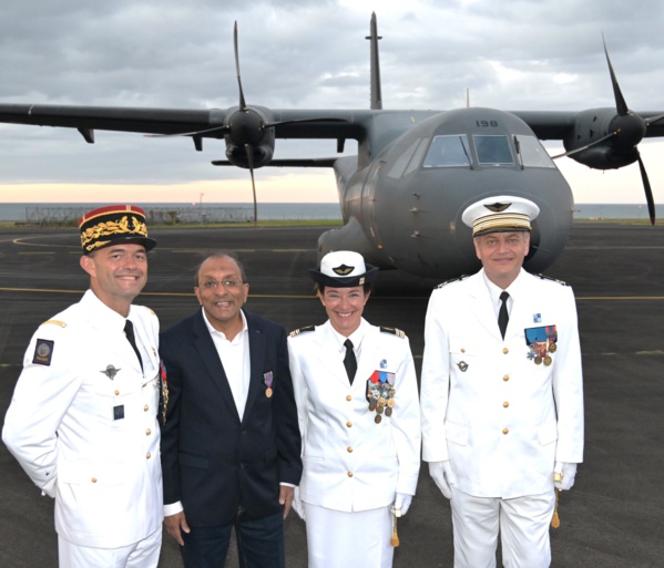 <center>Le président de l’Association 1000 Sourires Ibrahim Ingar  décoré de la médaille d’or des réservistes volontaires de défense et de sécurité intérieure <center>Le président de l’Association 1000 Sourires Ibrahim Ingar  décoré de la médaille d’or des réservistes volontaires de défense et de sécurité intérieure