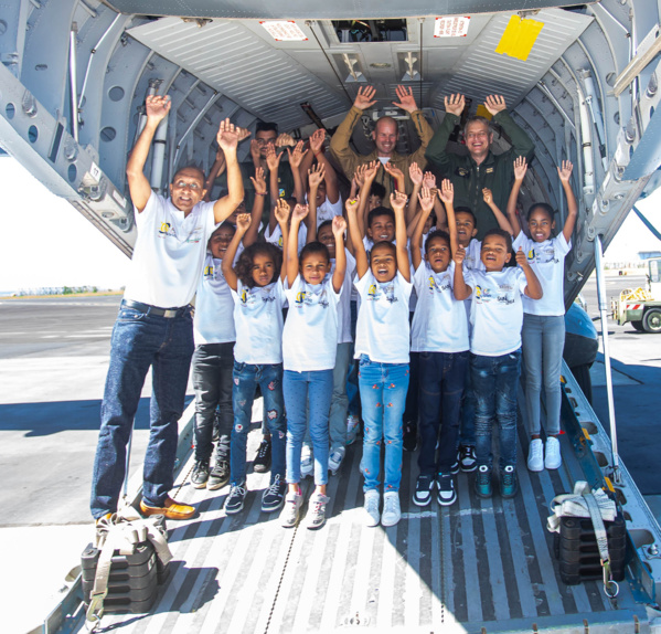 <center>Le président de l’Association 1000 Sourires Ibrahim Ingar  décoré de la médaille d’or des réservistes volontaires de défense et de sécurité intérieure <center>Le président de l’Association 1000 Sourires Ibrahim Ingar  décoré de la médaille d’or des réservistes volontaires de défense et de sécurité intérieure