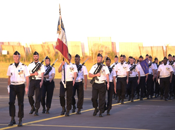<center>Le président de l’Association 1000 Sourires Ibrahim Ingar  décoré de la médaille d’or des réservistes volontaires de défense et de sécurité intérieure <center>Le président de l’Association 1000 Sourires Ibrahim Ingar  décoré de la médaille d’or des réservistes volontaires de défense et de sécurité intérieure