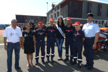 <center>Journée citoyenne  pour les VIM de 1000 Sourires <br>  avec les pompiers du SDIS et Miss Réunion 2015