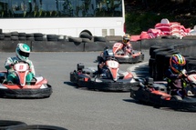 <center>Association 1000 Sourires : les marmailles s’initient au karting avec des champions de La Réunion