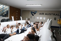 <center>13000 Sourires : un Noël inoubliable avec Air Austral  et Louis Bielle-Biarrey, nouveau Parrain de 1000 Sourires