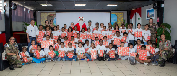 Un Noël citoyen avec le 2e RPIMA pour les Very Important marmailles de l'Eperon Un Noël citoyen avec le 2e RPIMA pour les Very Important marmailles de l'Eperon