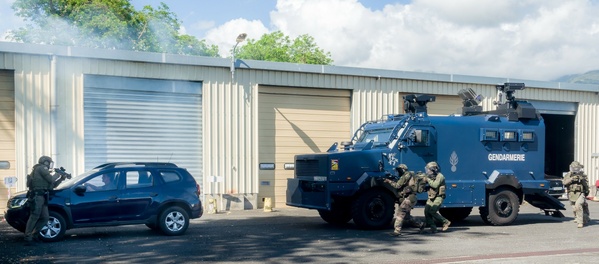 <center>Une belle aventure citoyenne avec la Gendarmerie de la Réunion  pour les marmailles de 1000 Sourires