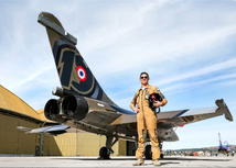 <center> Le pilote réunionnais Sébastien  Nativel « Babouc » <br>fait rêver des petits saint-paulois